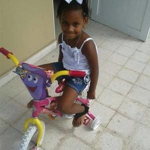 Meet your Posher, Roxanna